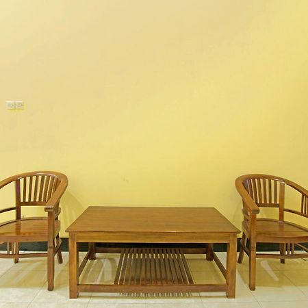 Oyo 931 Dara Dewi Homestay Yogyakarta Exterior photo